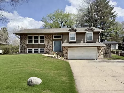 1161 23rd St, West Des Moines, IA 50266