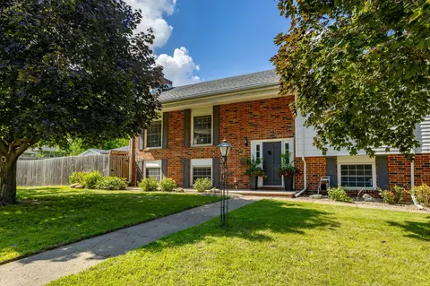 1422 19th St, West Des Moines, IA 50265
