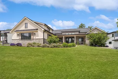 715 Century Cir, Waukee, IA 50263