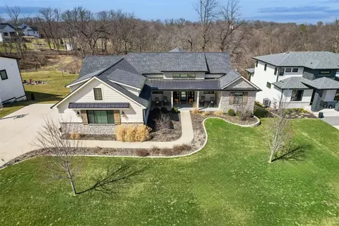 715 Century Cir, Waukee, IA 50263