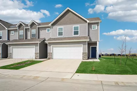 3348 NW Stratford Ln, Ankeny, IA 50023