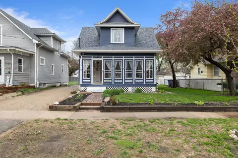 1820 E Walnut St, Des Moines, IA 50316