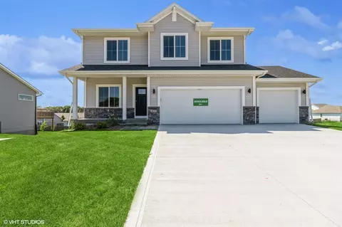 2426 E 50th Ct, Des Moines, IA 50317