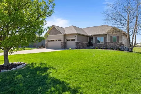 312 NE Mission Ct, Ankeny, IA 50021