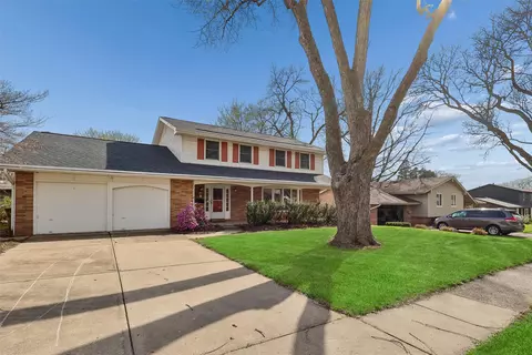7104 Jefferson Ave, Windsor Heights, IA 50324