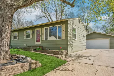 4121 SE 10th St, Des Moines, IA 50315