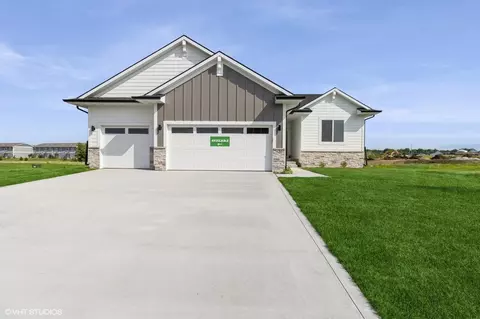 1712 Figg Dr, Adel, IA 50003
