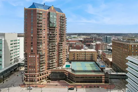 300 Walnut St #707, Des Moines, IA 50309