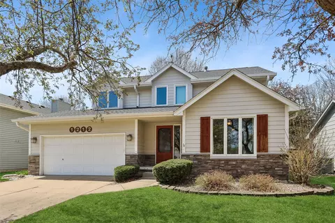 1212 64th St, West Des Moines, IA 50266