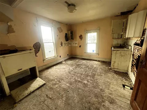 Bedroom - 600 Main St, Scranton, IA 51462 photo 2 of 4
