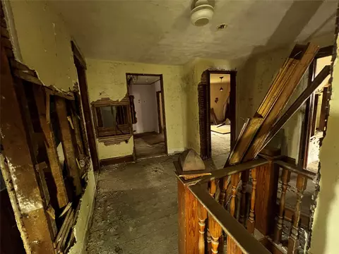 Entry Way - 600 Main St, Scranton, IA 51462 photo 3 of 6