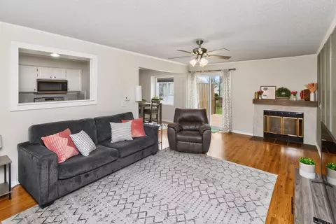 4721 71st St, Urbandale, IA 50322