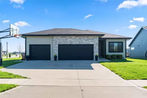 1417 NE Main St, Grimes, IA 50111