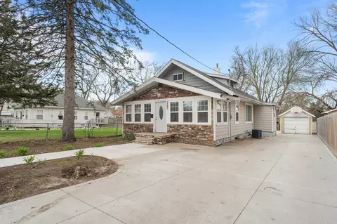 1727 Mondamin Ave, Des Moines, IA 50314