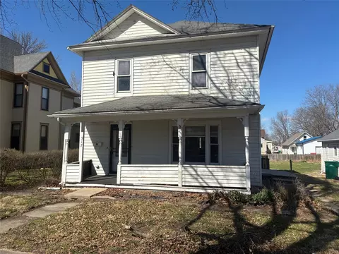 317 W Jefferson St, Winterset, IA 50273