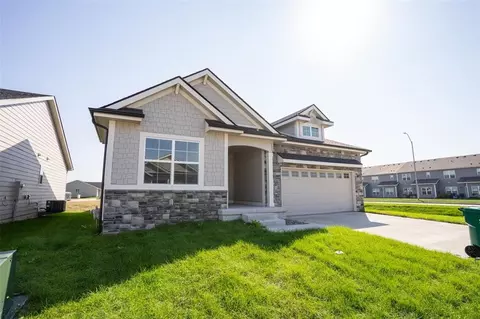 301 NE Meadow Ln, Ankeny, IA 50021