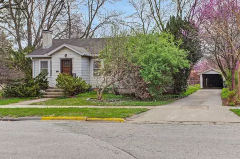 2138 Hughes St, Ames, IA 50014