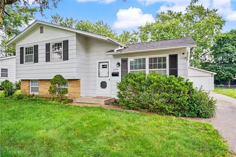 4205 67th St, Urbandale, IA 50322