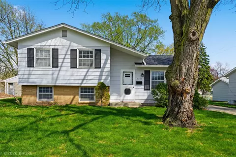 4205 67th St, Urbandale, IA 50322