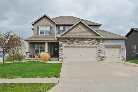 405 NE Fox Run Trl, Waukee, IA 50263