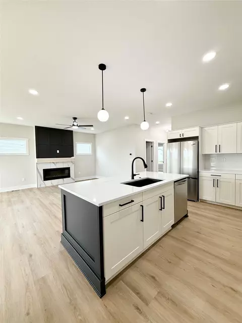1946 Tuscany Dr SE, Altoona, IA 50009