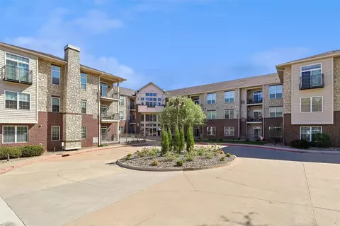 3031 Grand Ave #212, Des Moines, IA 50312
