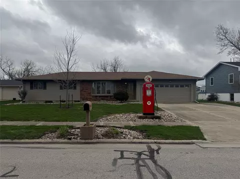 322 W 3rd St, Huxley, IA 50124