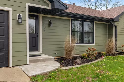 804 Brentwood Dr, Pella, IA 50219
