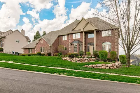 5515 Little Leaf Trl, West Des Moines, IA 50266
