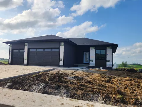 2516 N 9th Ave E, Newton, IA 50208