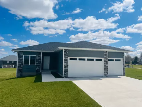 2516 N 9th Ave E, Newton, IA 50208