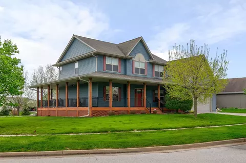 1807 NW Norton Ct, Grimes, IA 50111