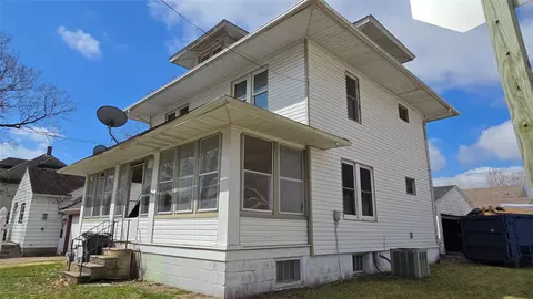 1221 4th St, Gilbertville, IA 50634