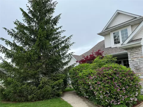 6309 NW 94th St, Johnston, IA 50131