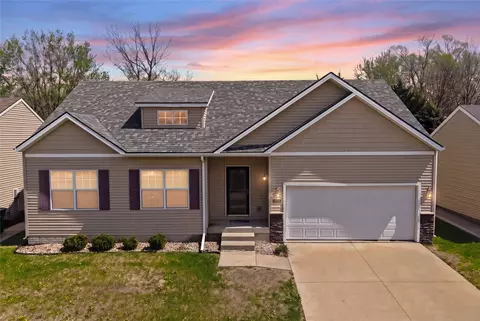 1717 90th St, West Des Moines, IA 50266