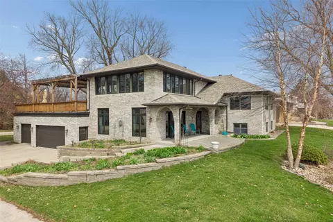 3514 N Shore Dr, Clear Lake, IA 50428