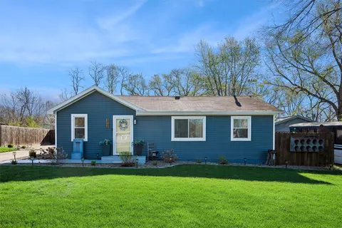 2445 NE 53rd Ct, Des Moines, IA 50317