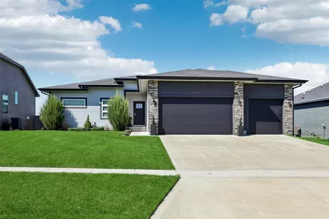 706 NE 57th St, Ankeny, IA 50021