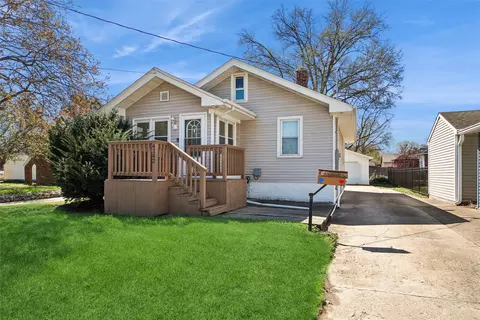 4142 Urbandale Ave, Des Moines, IA 50310