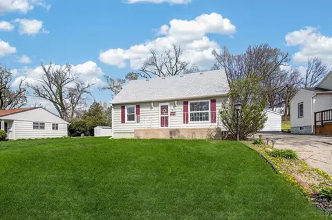 1521 Merle Hay Rd, Des Moines, IA 50311