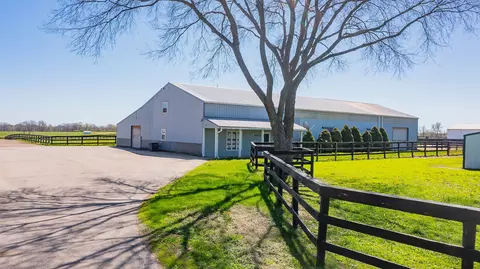 4011 SE Powers Dr, Runnells, IA 50237