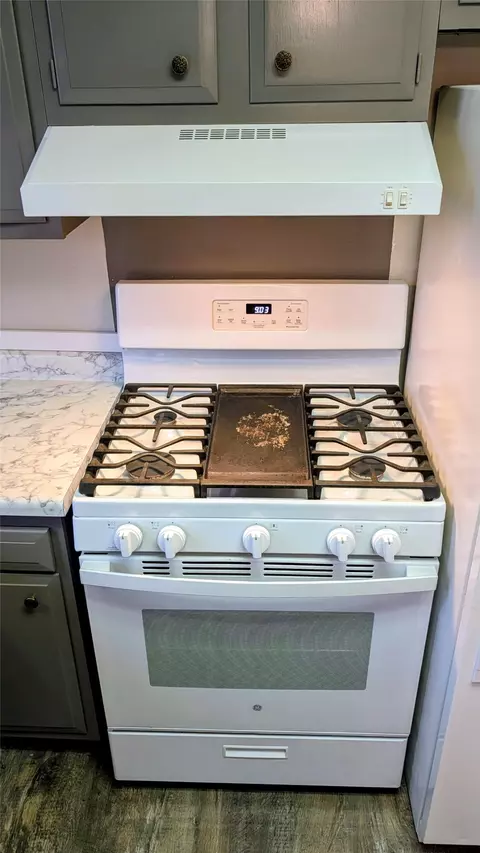 Kitchen - 415 S Walnut Ave, Ames, IA 50010 photo 6 of 6