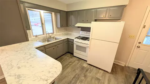 Kitchen - 415 S Walnut Ave, Ames, IA 50010 photo 3 of 6