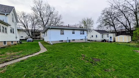 Exterior - 415 S Walnut Ave, Ames, IA 50010 photo 4 of 5