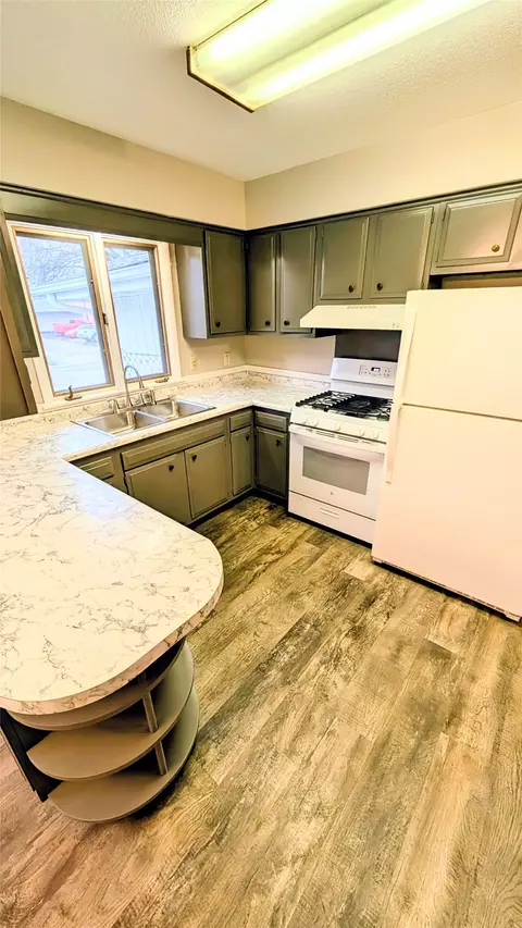 Kitchen - 415 S Walnut Ave, Ames, IA 50010 photo 5 of 6