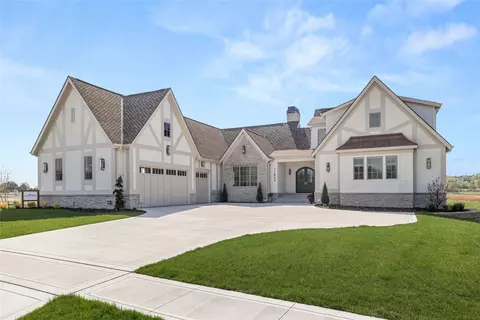 11864 Meadow Springs Dr, Johnston, IA 50131