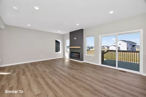 4271 Grover Woods Ln, Des Moines, IA 50317