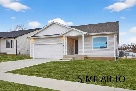 4275 Grover Woods Ln, Des Moines, IA 50317