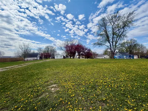102 E Division St, Ogden, IA 50212