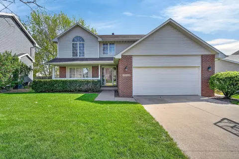 15152 Hawthorn Dr, Clive, IA 50325